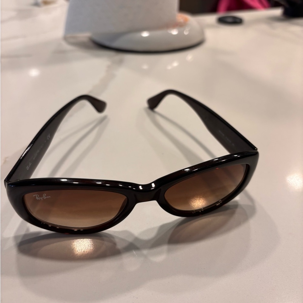 Ray-Ban Brown Sunglasses Classic Design